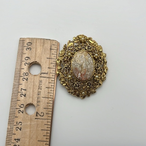 Vintage gold tone earth tone swirl center delicate filigree domed brooch pearls - Picture 13 of 14